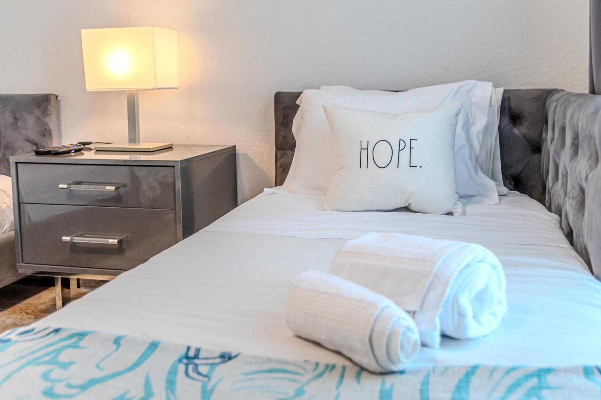 Apartment 3 Bedroom In Tuscana Resort , 15" From Disney Kissimmee Exteriör bild