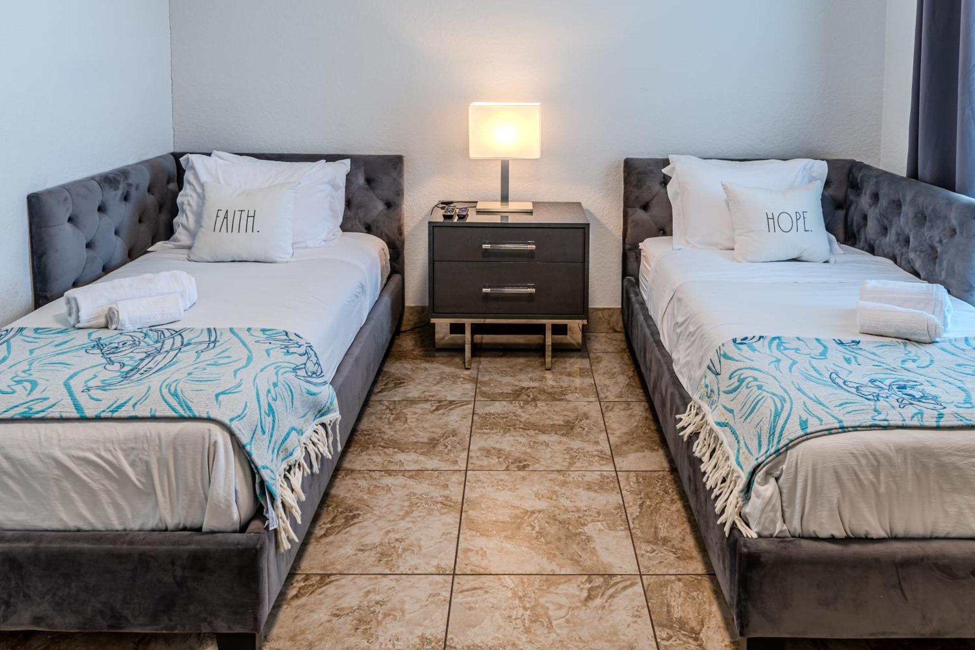 Apartment 3 Bedroom In Tuscana Resort , 15" From Disney Kissimmee Exteriör bild